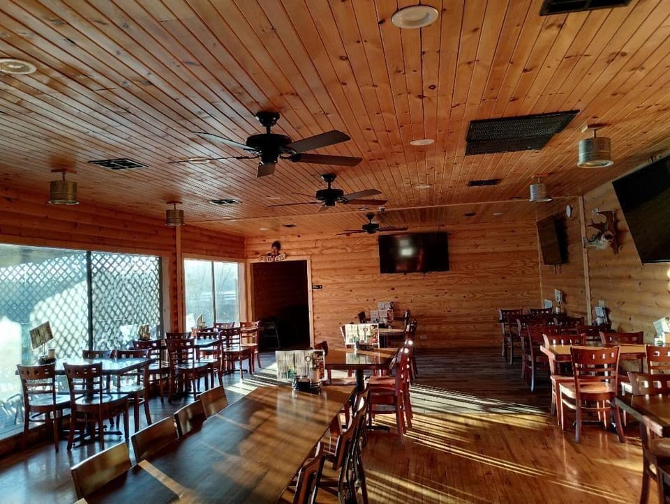 Anglers Riverfront Motel Hotel in Arkansas