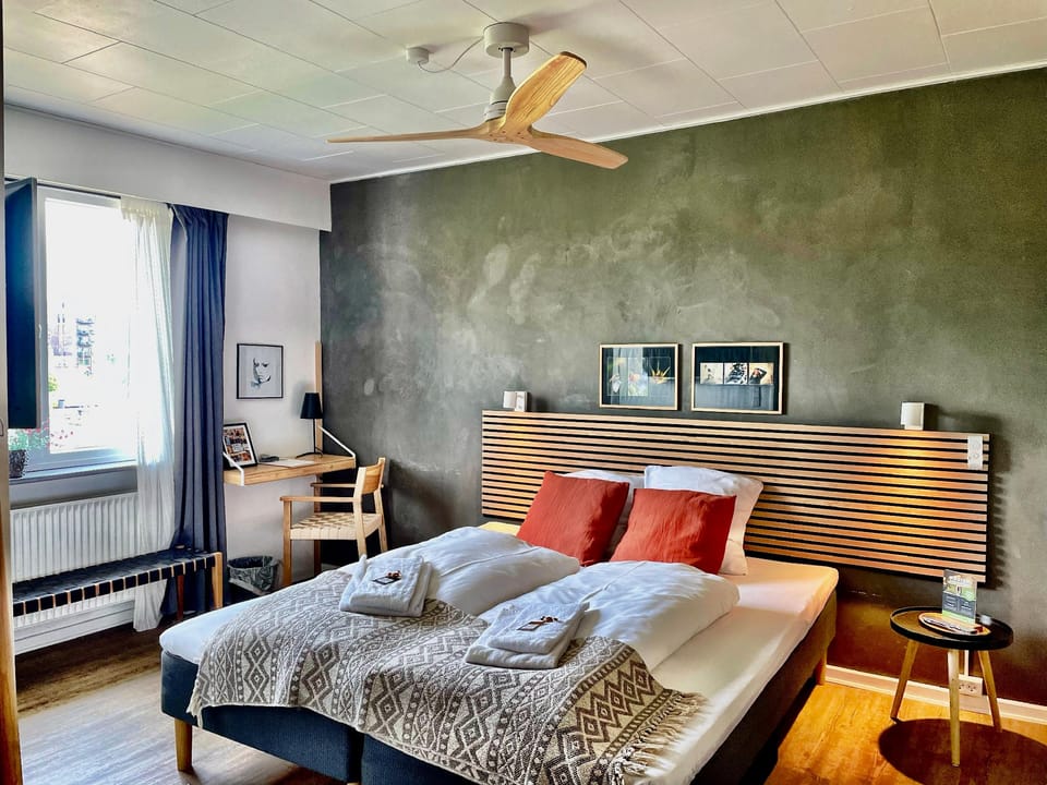 Amenity (Guest room)