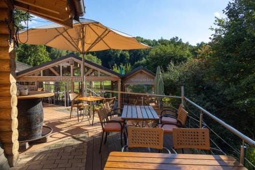 Carolinger Huttendorf Inn in Rhineland-Palatinate