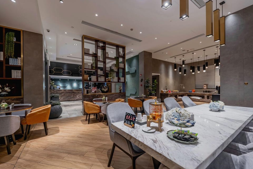 Yitel Premium Hotel Shanghai Oriental Pearl Yuanshen Road Metro Station Hotel in Shanghai