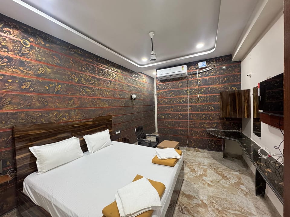 SS GRAND LODGE Hotel in Karnataka
