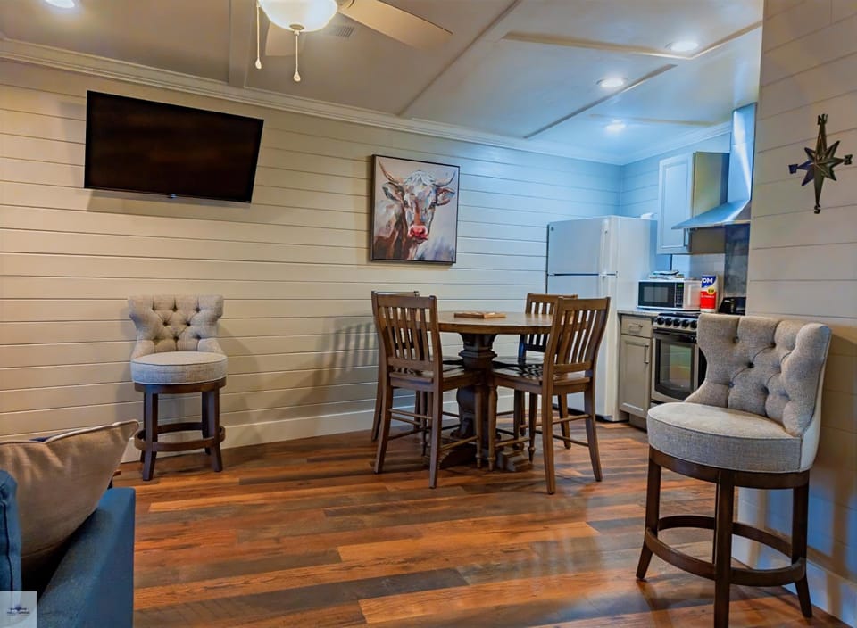 Blue Dolphin Inn and Cottages Inn in Grand Isle