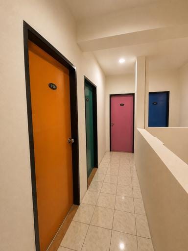 Ezzyhome Taman Molek Hotel in Johor Bahru