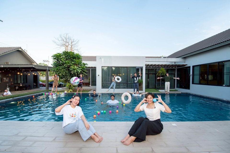 Penny Farthing Villa Hotel in Pattaya City