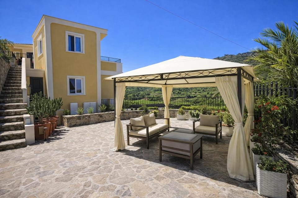 Hotiday Ponza Scogliera Apartment hotel in Ponza