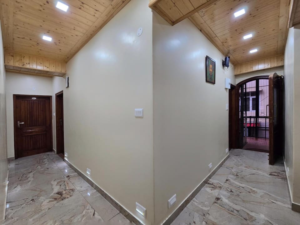 Kavin Uphar - The Mall Hotel in Shimla