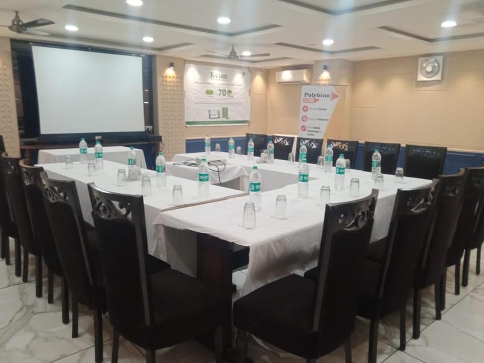 Hotel Rahul Deluxe Hotel in Maharashtra