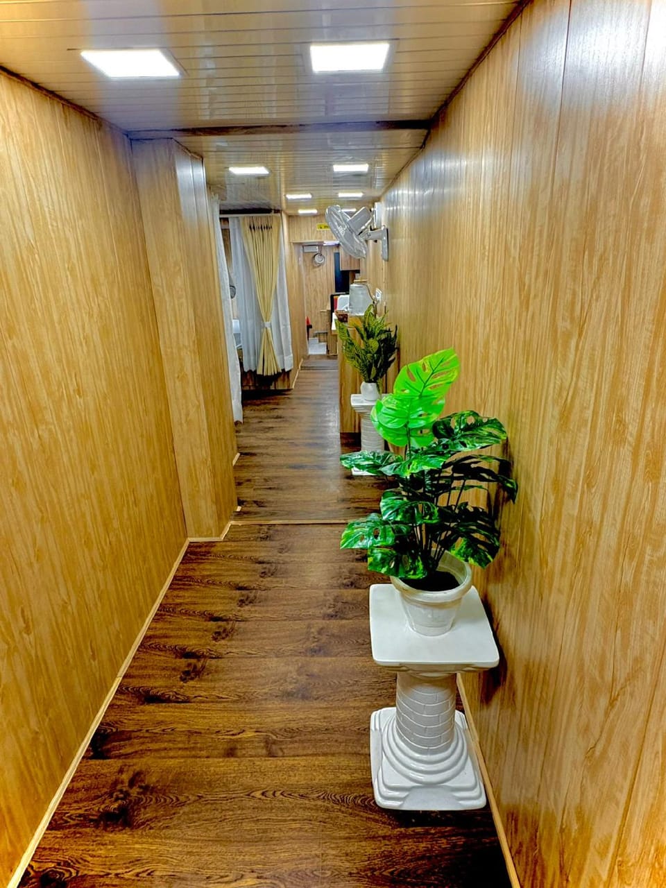 Cannaught Stays Hostel in New Delhi
