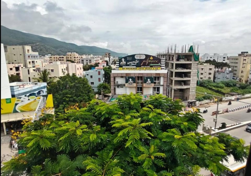 MKK Grand Luxury Suite & AC Rooms Lodge in Tirupati