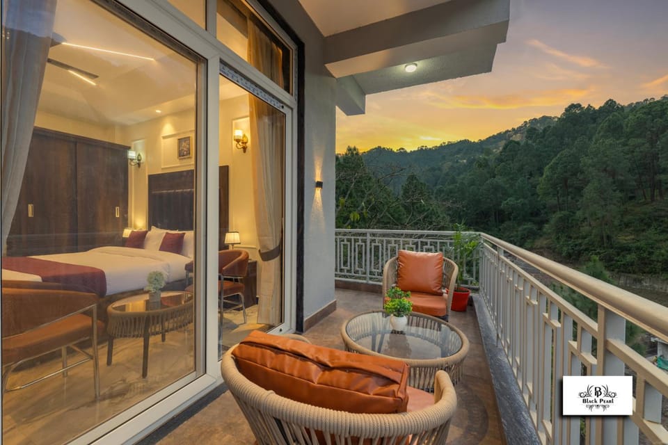 Blackpearl Sparklewoods Hotel in Himachal Pradesh