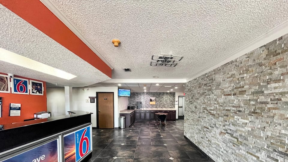 Studio 6 Mobile AL Hotel in Tillmans Corner
