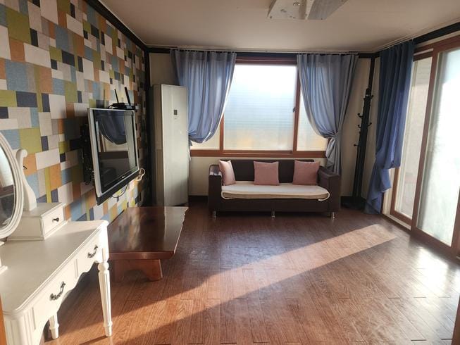 Anmyeondo Greenhouse Hotel in South Korea