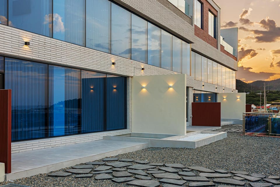 Pohang Modile Pool Villa Hotel in South Korea