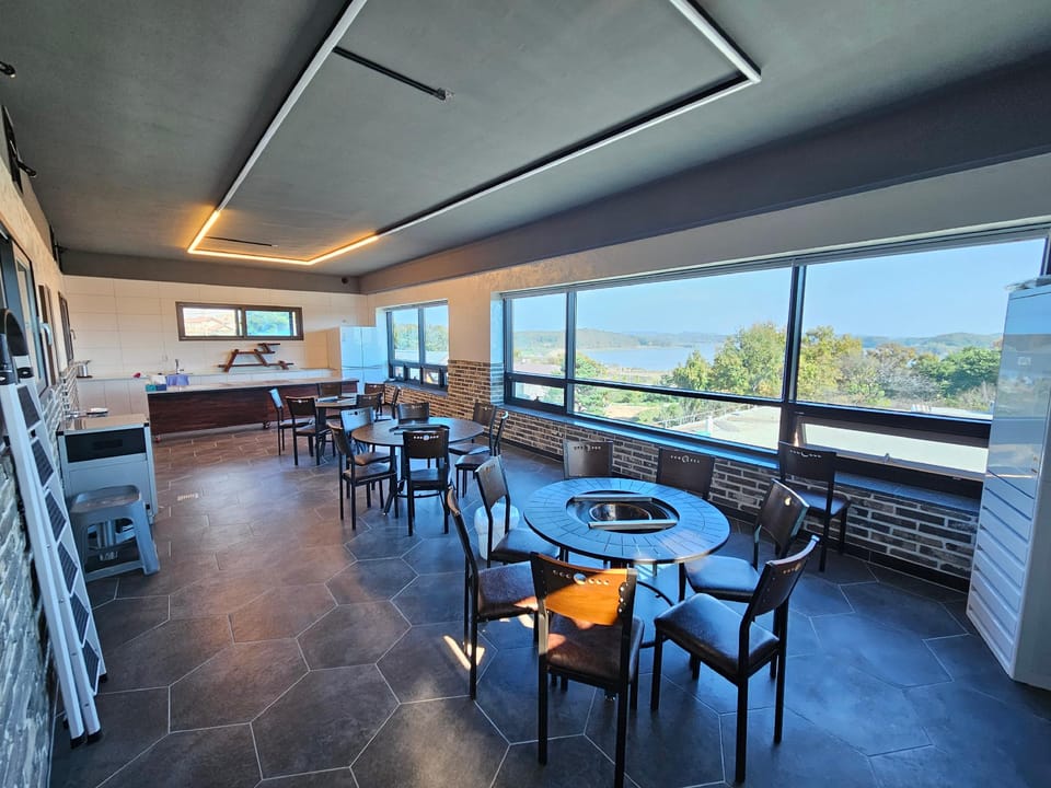 Gangwha Eun Eun Wave Hotel in Gyeonggi-do