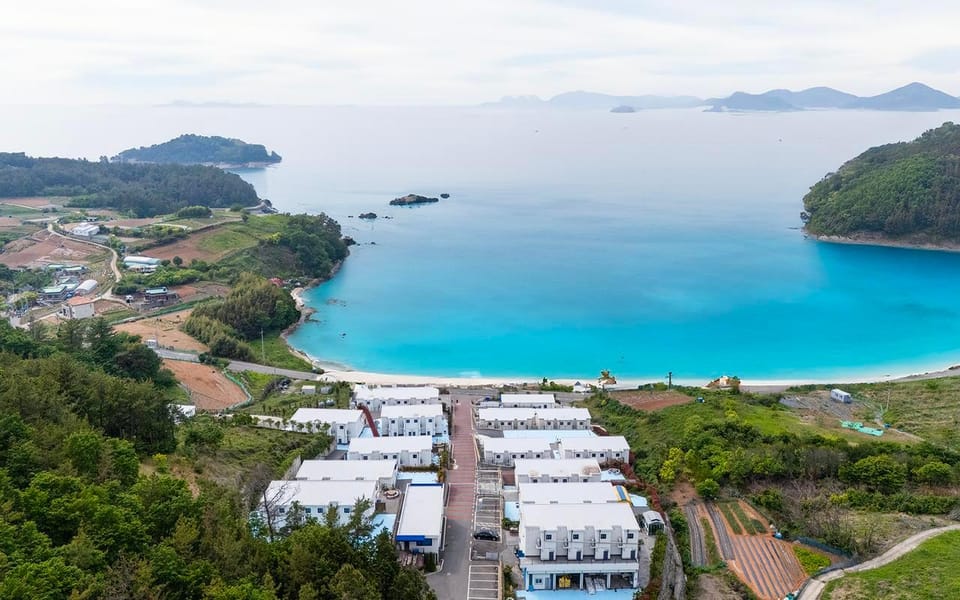 Yeosu Nemo Dog Pool Villa Hotel in South Korea