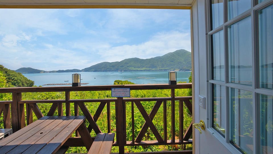 Geoje Ttranchae Pension Hotel in South Korea