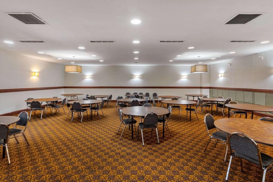 Stay Express Inn & Suites Tyler Hotel in Tyler