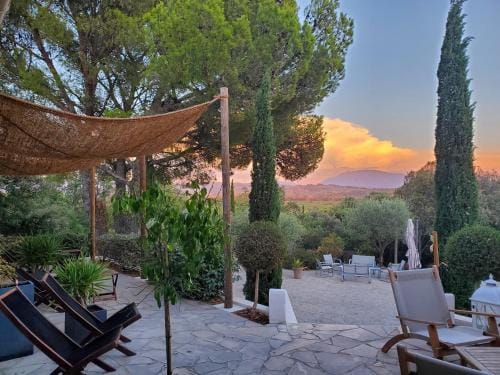 LA FONTAINE AU LOUP Hotel in Provence-Alpes-Côte d'Azur