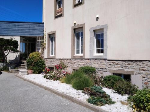 Izella Hotel in Douarnenez