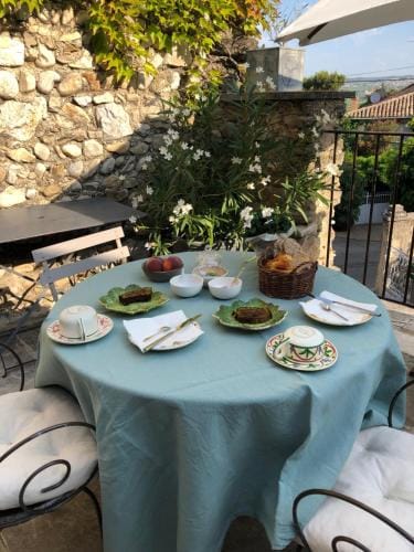 Le Colombier Hotel in Sablet