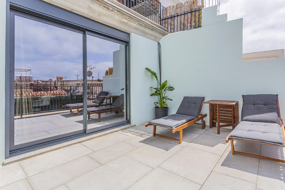 Apartaestudios Evolution Luxury Hotel in Alicante