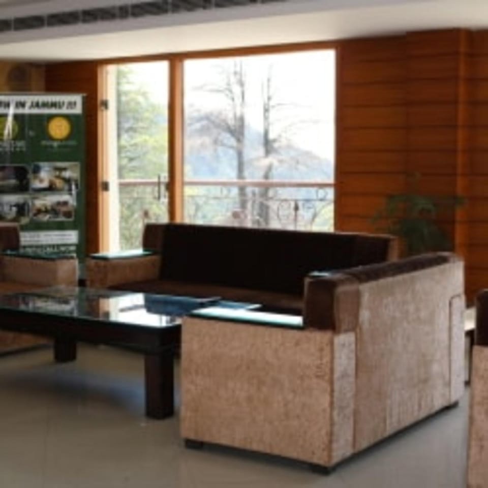 Hotel Trinetar Resorts Patnitop Hotel in Punjab
