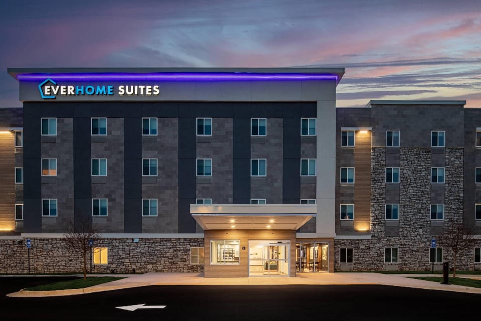 Everhome Suites Hotel in Georgetown