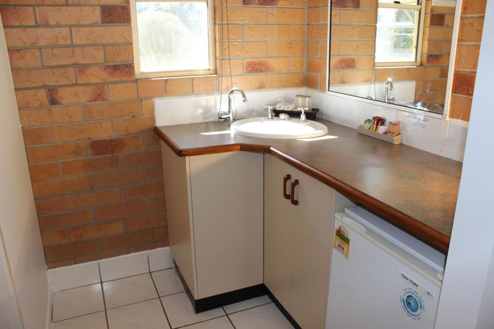 Copper Country Motor Inn Motel in Nanango