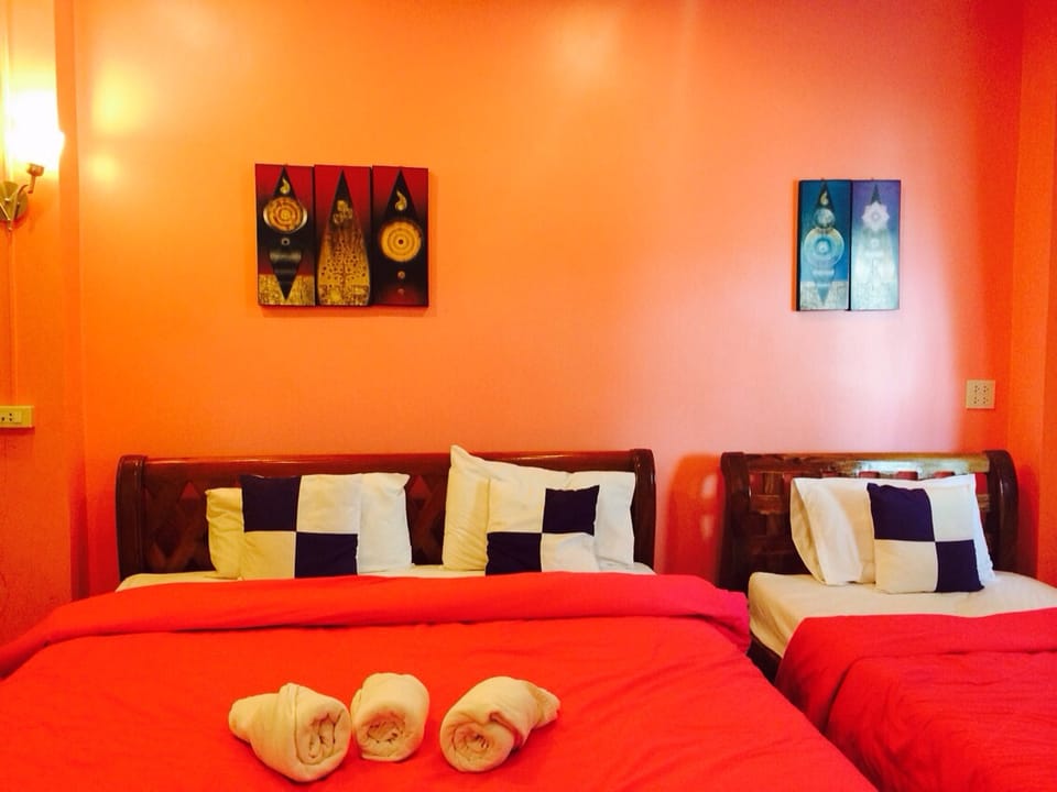 Aim Sook Hotel Bangsabhan Hotel in Prachuap Khiri Khan, Thailand