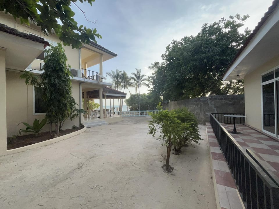Mango Beach Hotel 芒果海滩酒店 Hotel in Tanzania