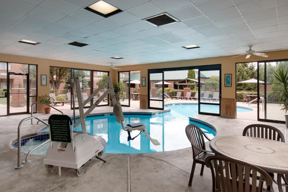 River Bluff Hotel and Conference Center Hotel in Mineral Wells