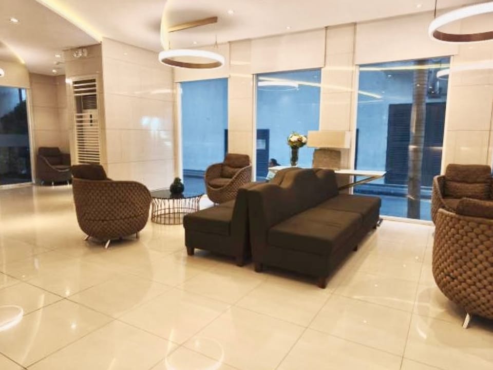 Studio Type Apartment for Rent  Hotel in Makati