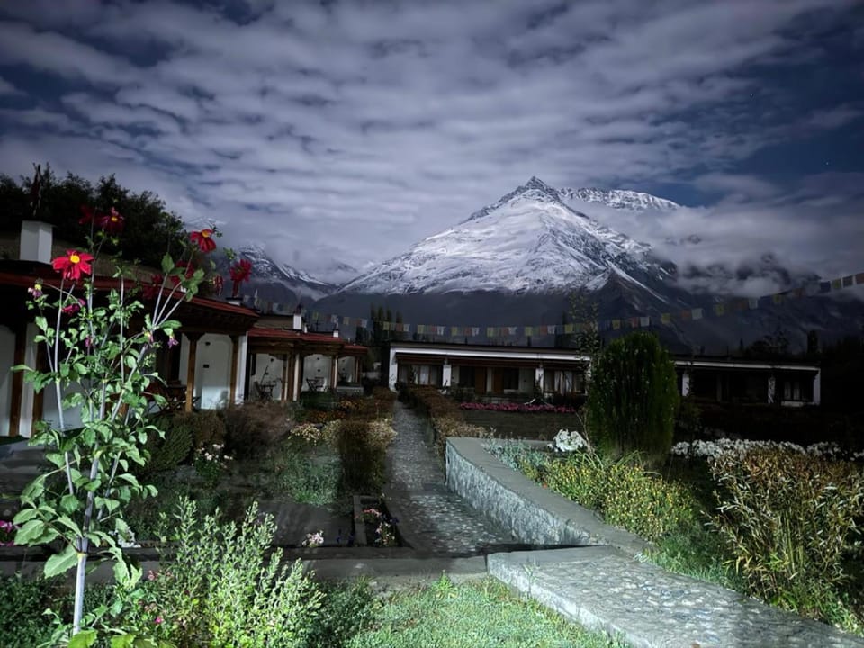 The Walnut Inn Resort Hotel in India
