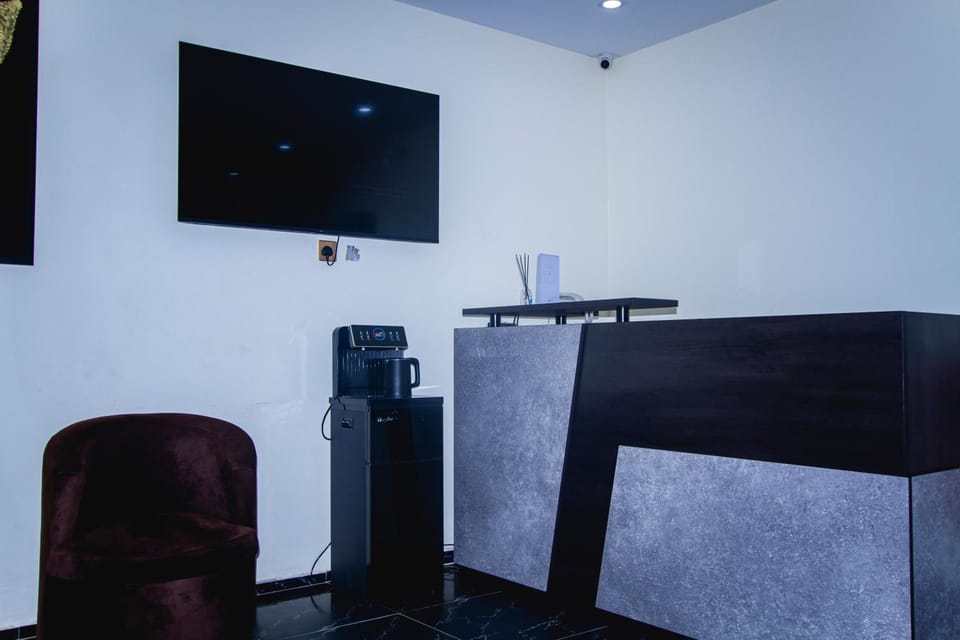 C & C Luxury Suites Hotel in Lagos