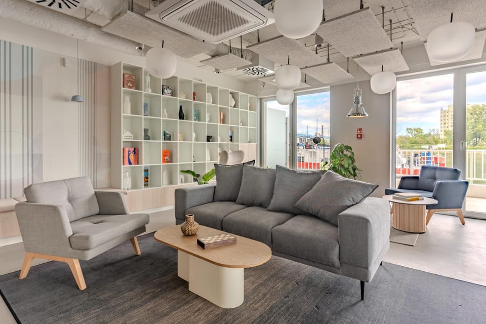 Shared lounge/TV area