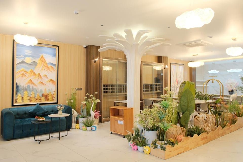 Shared lounge/TV area