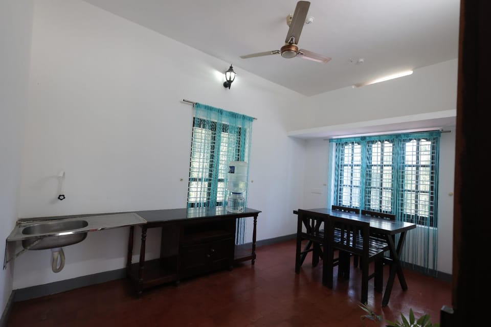 Taaraa Loca - Yoga , Spiritual n Dorms Hostel in Varkala