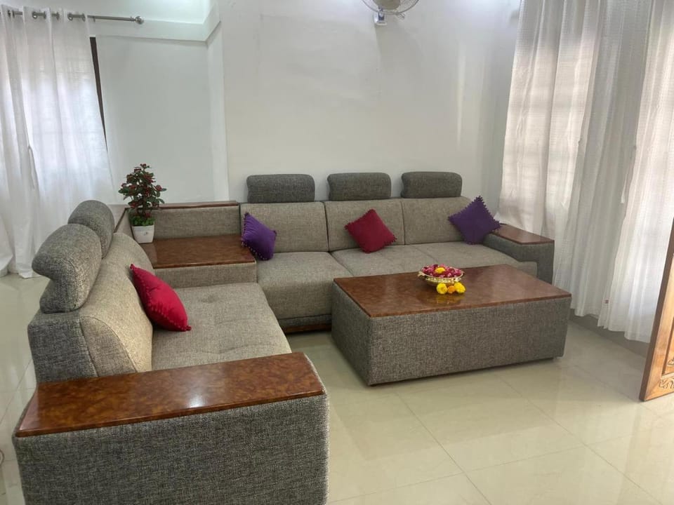 Taaraa Loca - Yoga , Spiritual n Dorms Hostel in Varkala