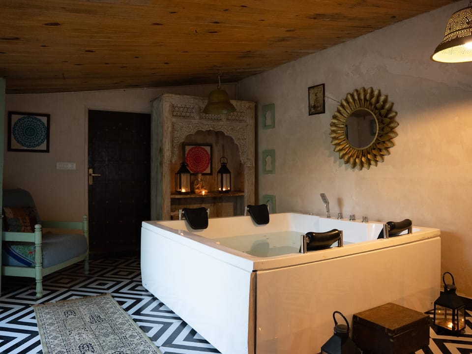 Bhanpur Haveli - Hidden Luxury Haveli Amid Greenery and Peace Hotel in Rajasthan
