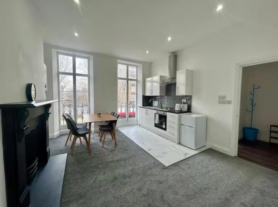 402 Commercial road Apartment hotel in London