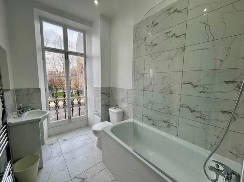 402 Commercial road Apartment hotel in London