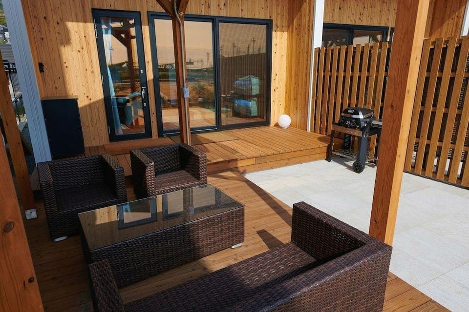 Rush Awaji - Seaside Holiday Home Hotel in Hyogo Prefecture