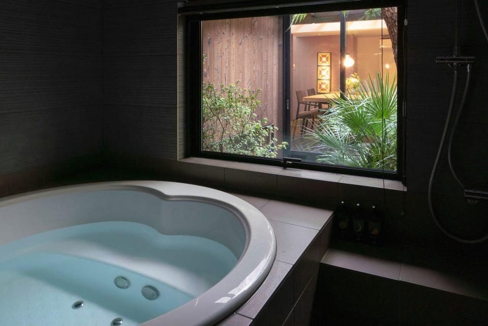 Hinaya Higashiyama Machiya House Hotel in Kanazawa