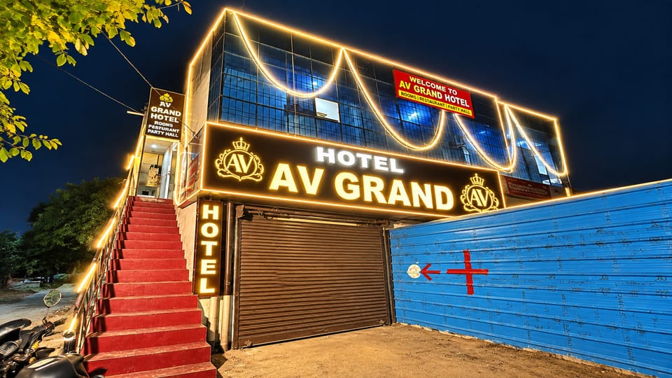 A V Grand hotel Hotel in Uttar Pradesh
