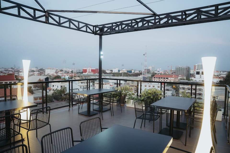 RUBY LUXE HOTEL Bed and Breakfast in Vientiane