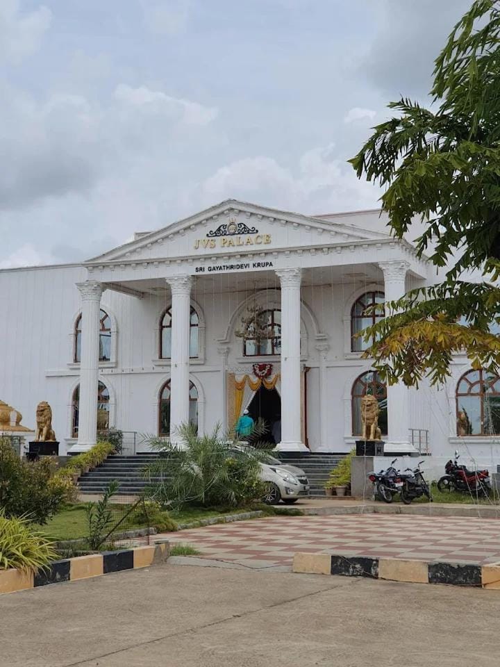 sanctuary by Jvs Palace  Hotel in Karnataka