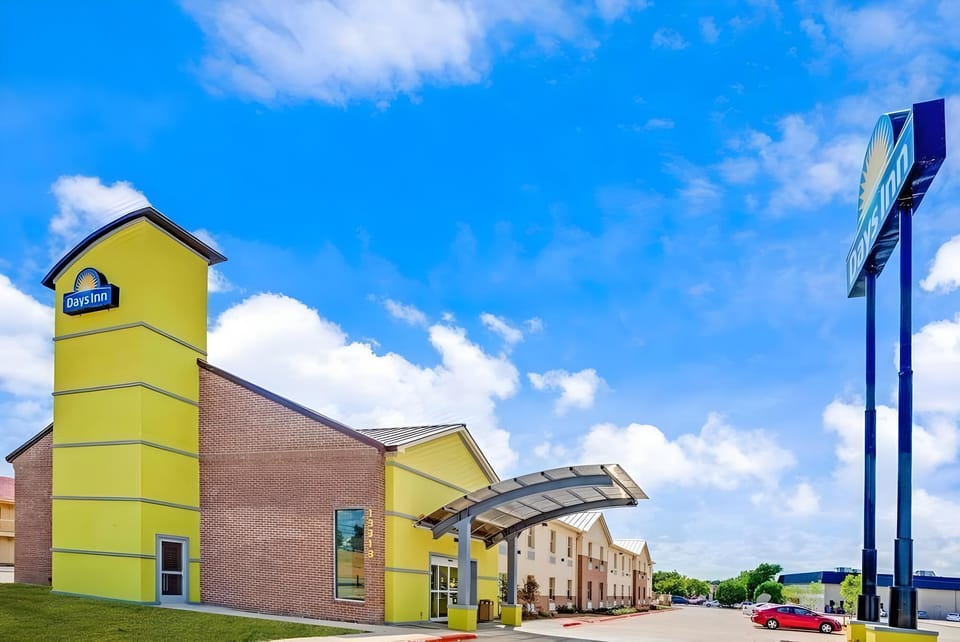 Arya Inn and Suites Hotel in Farmers Branch