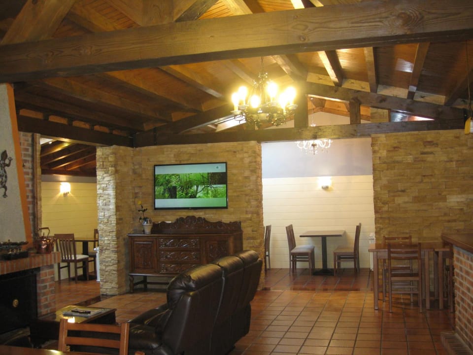 Shared lounge/TV area