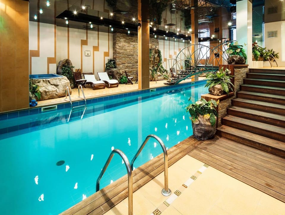 Swimming pool