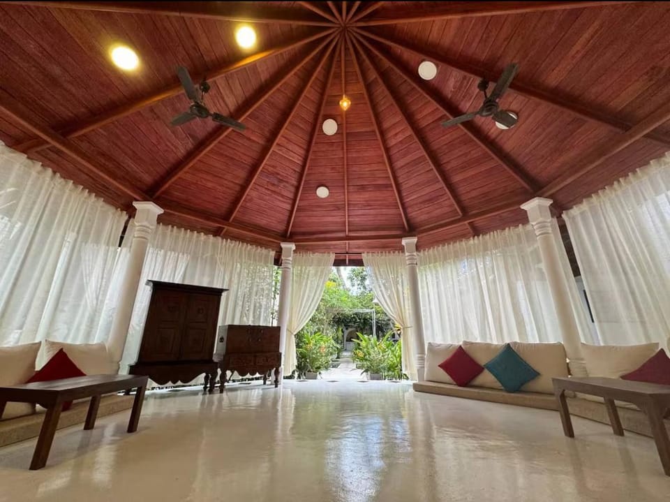 Paradise garden Hotel in Southern Province